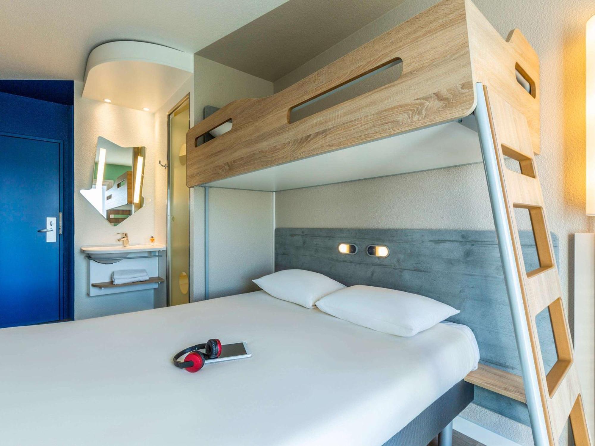 Ibis Budget Versailles - Trappes Ngoại thất bức ảnh